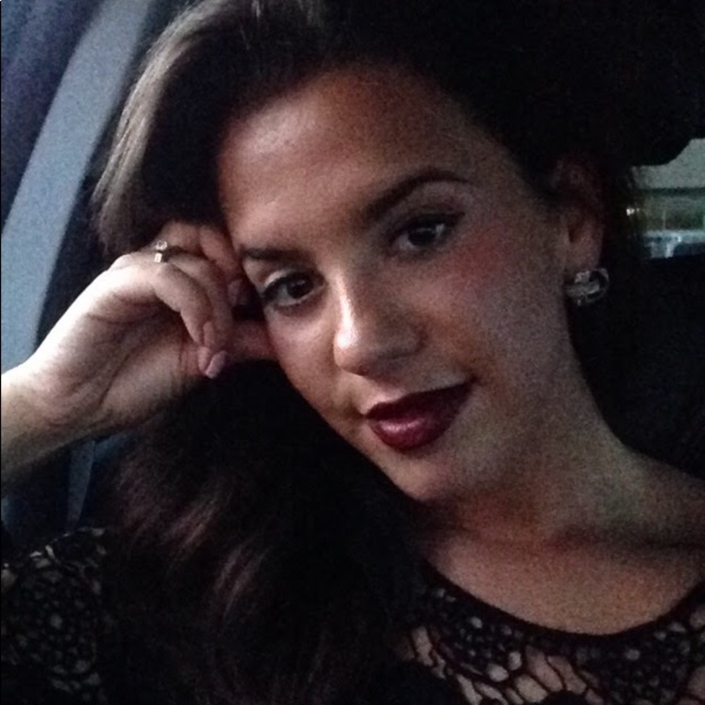 Meet your Posher, Nesa